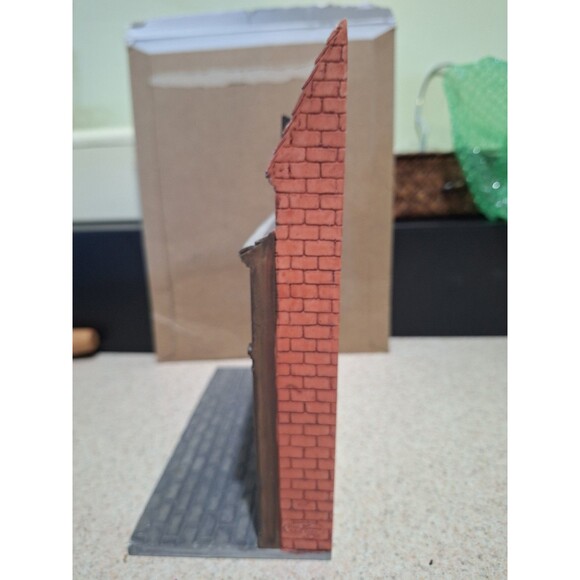 Hudson Pewter Villagers #5237 Bakery - Picture 2 of 3